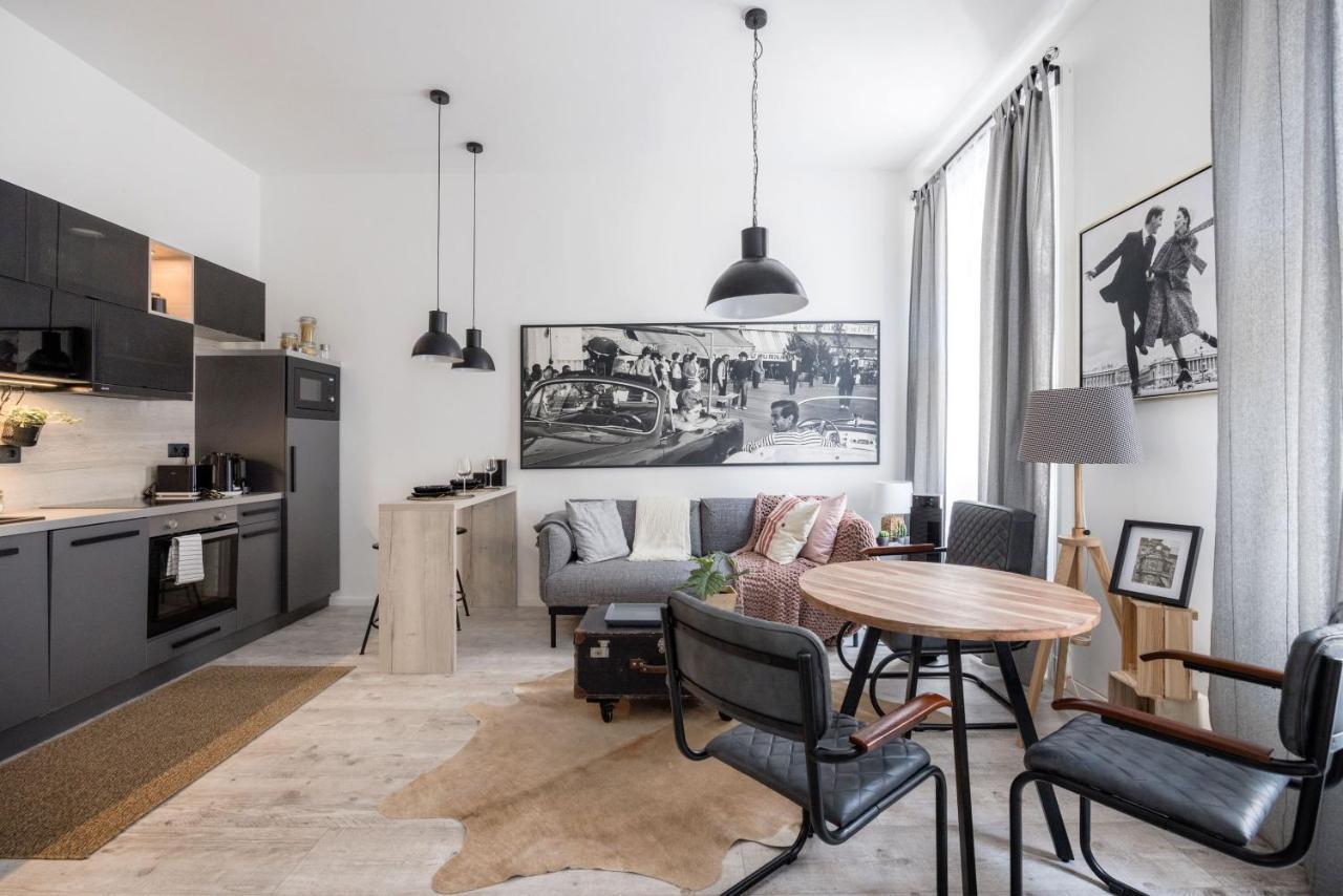 Two-Bedroom Apartment Next To Music Academy Budapest Eksteriør billede