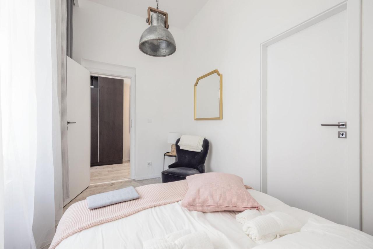 Two-Bedroom Apartment Next To Music Academy Budapest Eksteriør billede